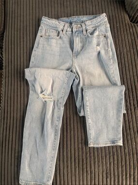 Old Navy Light Blue Straight-Leg Distressed Jeans